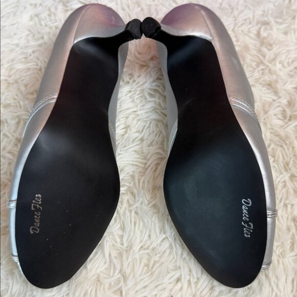 Easy Street Size 7-1/2 Silver Satin Patent CELESTE Peep Toe 3” Heels New - Picture 6 of 7